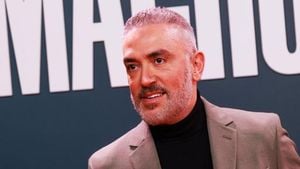 La Familia De La Tele Premieres After Two Cancellations