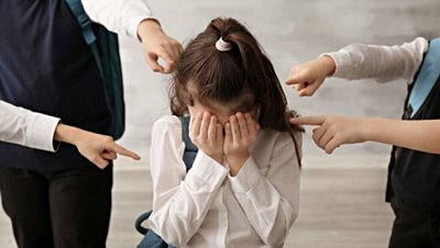 İnternetteki Cinsiyetçilik, Öğrencilerin Performansını Nasıl Etkiliyor?