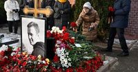 Navalny Vomited and Convulsed in Prison Before Dying, His Wife Says