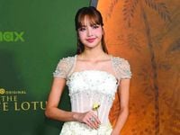 Blackpink’s Lisa signs with WME for acting career after White Lotus role | The Express Tribune