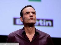 Anthony Delon dévoile de rares images de la très grande propriété de Douchy