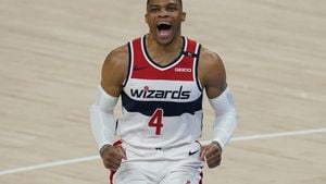 Poole's Clutch 3-Pointer Sends Wizards Past Nuggets 126-123