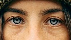 Kaşlar Ne İşe Yarar? Kaşların Evrimsel Süreçte Rolü Nedir?