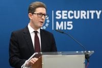 MI5 chief ‘frustrated’ by China spy case as No 10 defends Starmer’s approach