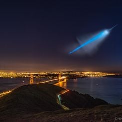  An Unexpected Rocket Plume over San Francisco 