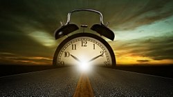 Rovelli, Aristoteles, Augustinus ve Heidegger’in Perspektiflerinden Zamanın Dokusu