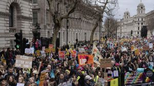 UK Public Sector Workers Demand Fair Pay Amid Strikes