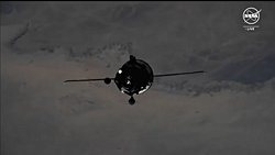 Kozmonotlar Rus Progress Kargo Gemisini Otopilot Arızasının Ardından Uzaktan Kumanda ile UUİ'ye Bağladı.