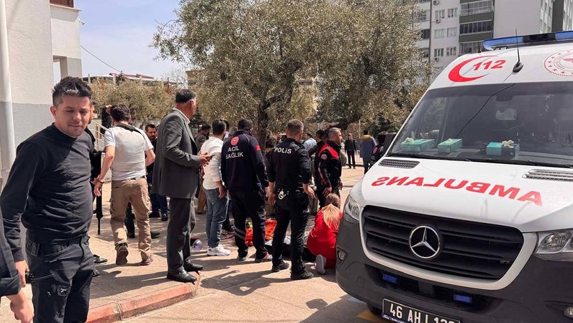 Diziler, Oyunlar ve Görülmeyen Çocukluklar