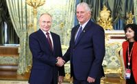 Куба, чей лидер прилетел в Москву на военный парад, получит от России один млрд долларов инвестициями - ЭХО