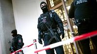 Prozess gegen frühere RAF-Terroristin Klette unter Polizeischutz gestartet