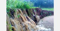 Australian farmers call for urgent road repairs after floods