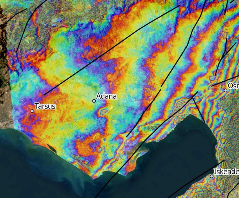 Adana civarındaki yer hareketlerini gösteren bir diğer interferometre haritası.