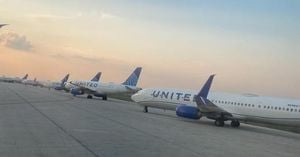 United Airlines Grounds Flights Nationwide Amid Tech Glitch