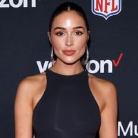 Pregnant Olivia Culpo Details 