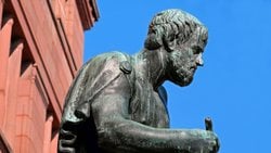 Aristoteles İle Erdem Rehberi