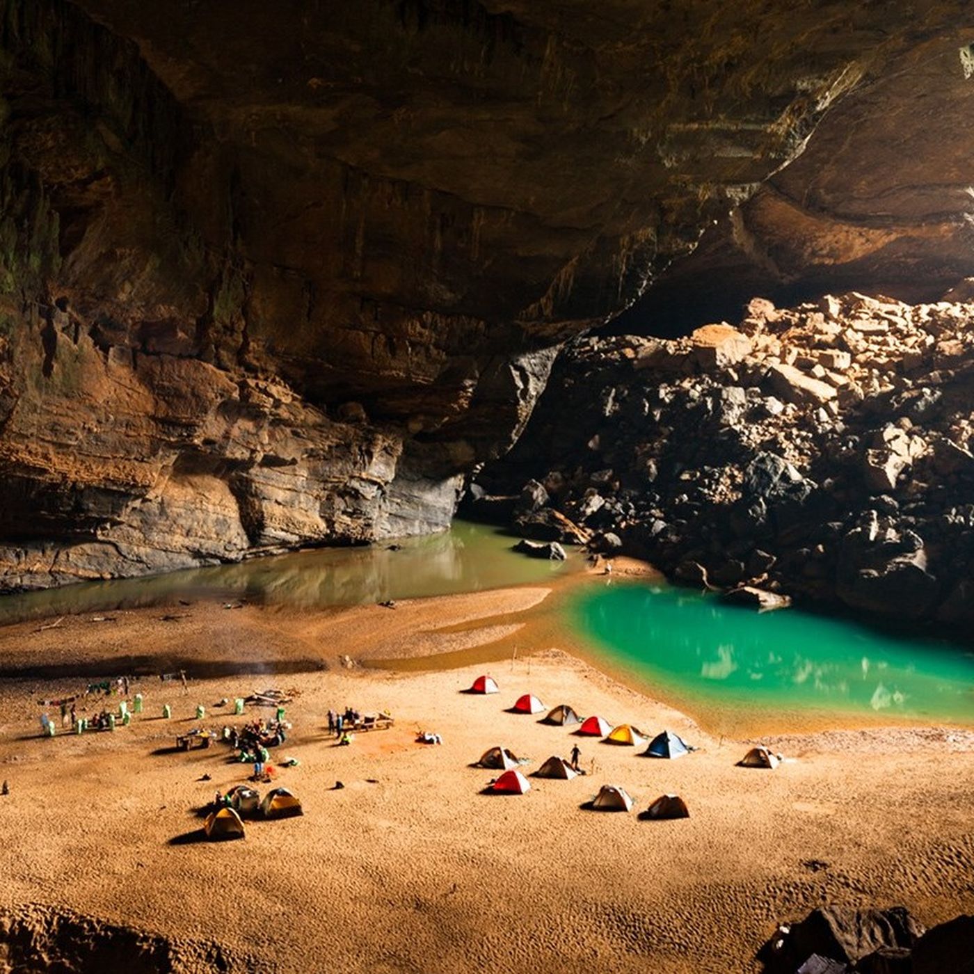 Hang Son Doong Mağarası: Milyon Yıllık Bir Gizem ve Doğa Harikası!