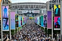 Oasis Wembley Stadium: Claims hundreds of fans snuck into venue without a ticket