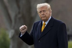Trump Coin Proposal Sparks Legal And Political Uproar