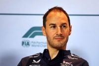 Oliver Oakes resigns as Alpine F1 boss in shock move