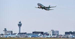 KLM Opposes Flight Cap At Schiphol Airport