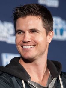 Robbie Amell