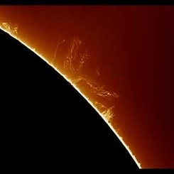 Güneş’te Etkin Bir Prominens