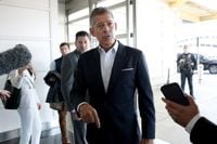 Trump admin. gives $10k bonuses to air traffic controllers who worked during gov. shutdown