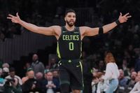 Jayson Tatum injury: Boston Celtics star tweaks wrist after hard fall