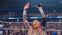 Rey Fénix llega a Smackdown con todo y triunfo