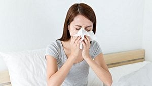 Burun Akıntısı Nedir? Burnumuz Soğuk Havalarda Neden Akar?