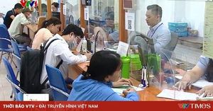 Vietnam's New Early Retirement Policies Impact 100,000 Workers