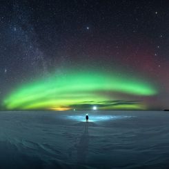  A Symphony in Northern Winter Skies 