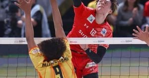 Suntory Sunbirds Take First Set In Championship Final