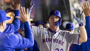Mets Edge Athletics 7-6 In Thrilling Showdown