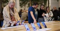 Un iPhone à 2300 dollars aux États-Unis ? Bousculé par Trump, Apple cherche la parade