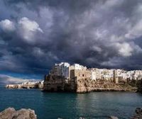 Meteo Puglia, allerta gialla di 12 ore con rischio grandine. Prevista pioggia anche per il 25 aprile