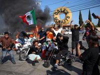 Clashes in Los Angeles as protests against immigration raids continue