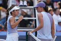 Swiatek wins 400th career match at China Open. Alcaraz reaches Japan final
