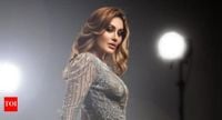 Shefali Jariwala’s last post goes VIRAL after sudden demise at 42; fans say 'Life is too unpredictable..' | Hindi Movie News - Times of India