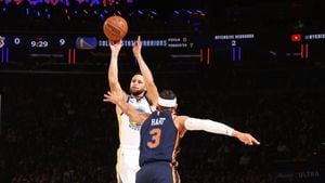 Warriors Edge Out Knicks 97-94 To Extend Winning Streak