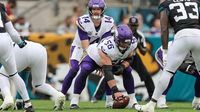 Patriots sign former Vikings center Garrett Bradbury