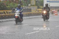 Prakiraan Cuaca Besok 27 Maret 2025 untuk Kota Padang dan Sekitarnya: Hujan Ringan di Pagi Hari  |Republika Online