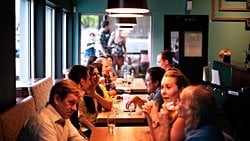 Klima ve Koronavirüs: COVID-19 Salgını, Çin'in Guangzhou Kentindeki Klimalı Bir Restoranda Nasıl Yayıldı?