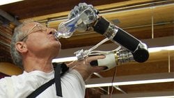 "Hissedebilen" Zihin Kontrollü Kol Protezleri, Artık Günlük Yaşamın Bir Parçası!