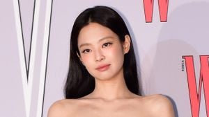 Jennie's Bold Style Sparks Controversy At LA Concert