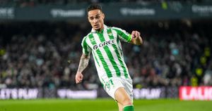 Antony Shines At Real Betis After United Struggles