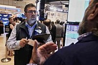 Wall Street holds at standstill near record heights | Jefferson City News-Tribune