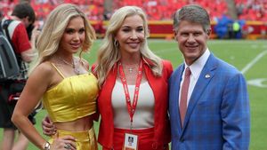 Hunt Family Continues Legacy With Chiefs' Super Bowl Chase