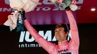 Roglic se viste de rosa tras la primera contrarreloj del Giro 2025 ganada por Tarling